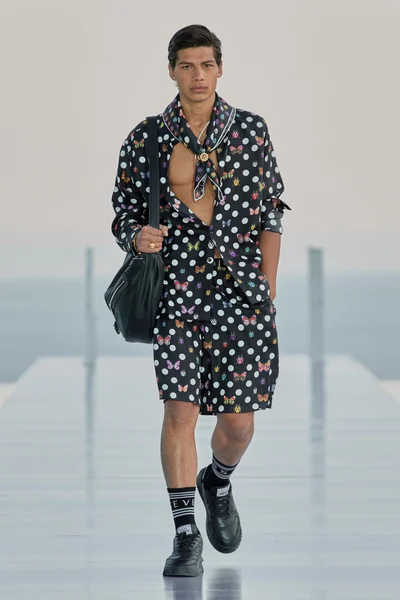 Look 27